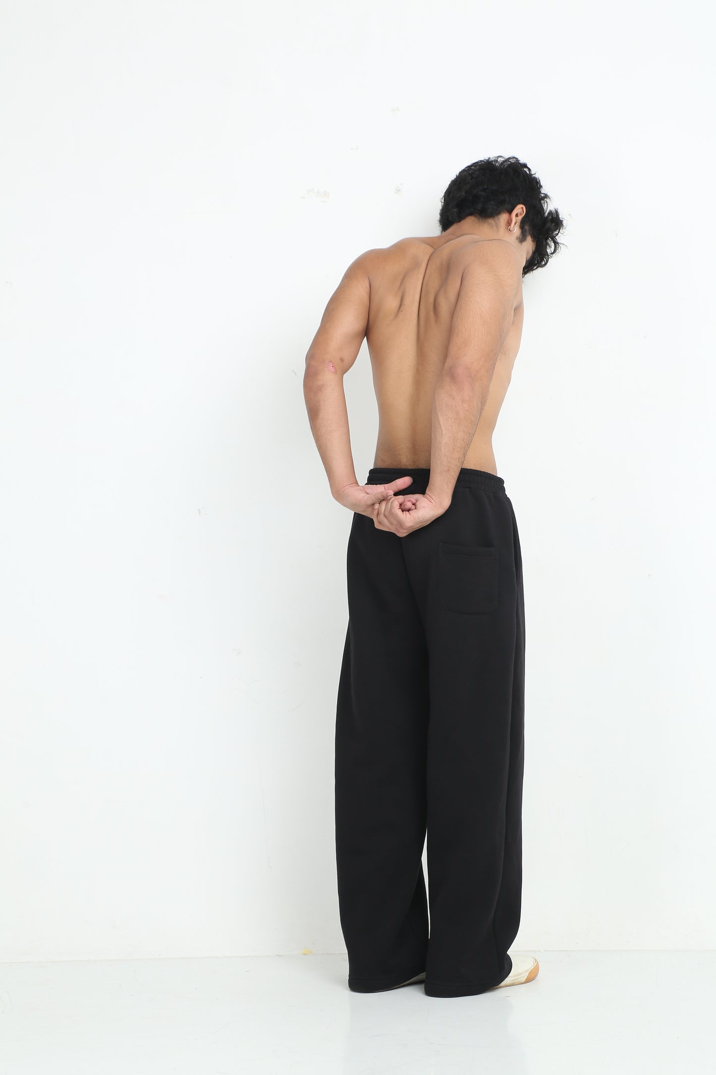 SHADOW BLACK SWEAT
